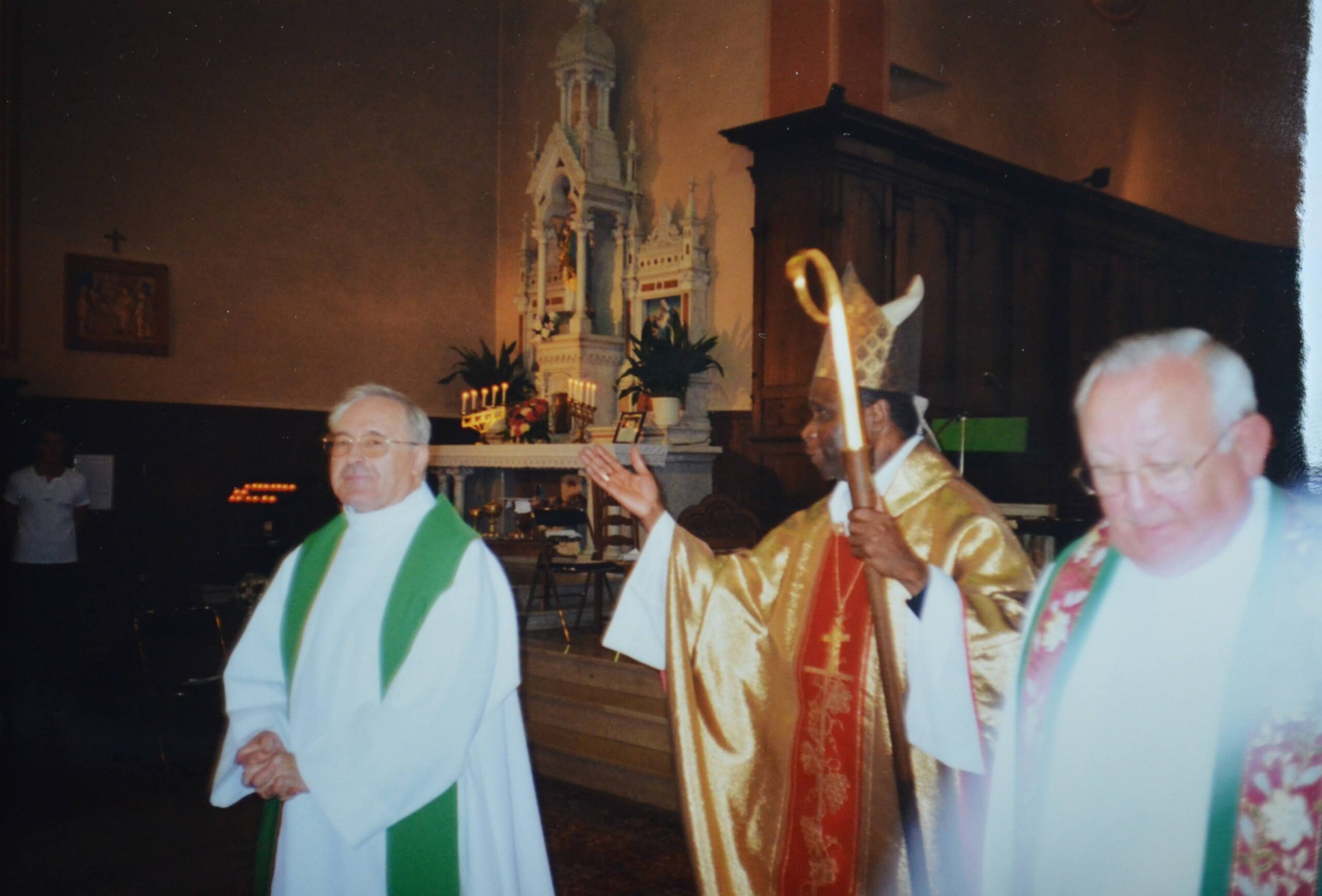 Célébration religieuse avec le Cardinal Gantin en l'église de Guessling-Hémering