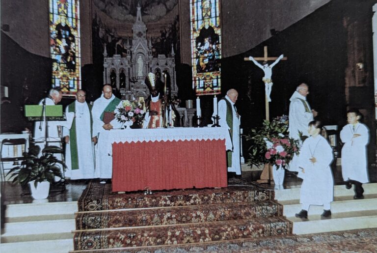 Visite du Cardinal Bernardin GANTIN à Guessling-Hémering en 1999